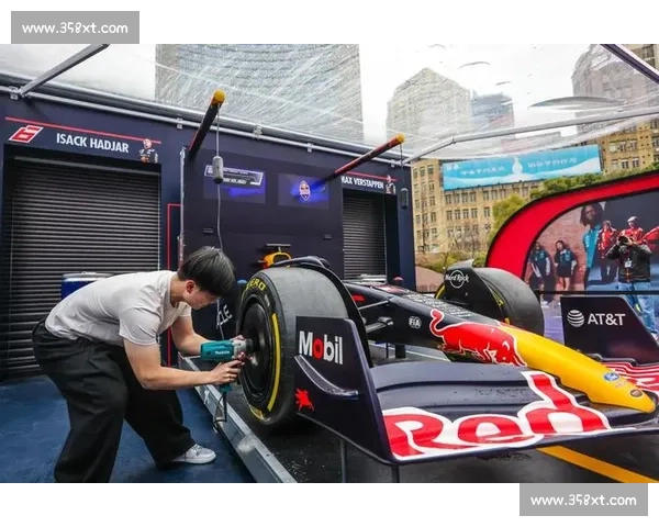 沉浸式体验！F1电竞让你身临其境！